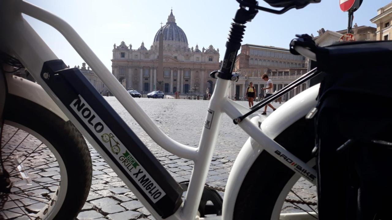 Bici Grill Decimo Miglio Aeroporto Ciampino Francigena Country House Luaran gambar
