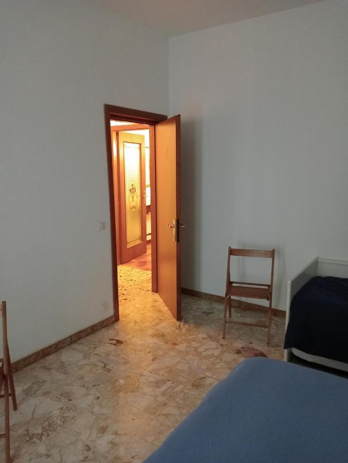 Bici Grill Decimo Miglio Aeroporto Ciampino Francigena Country House Luaran gambar